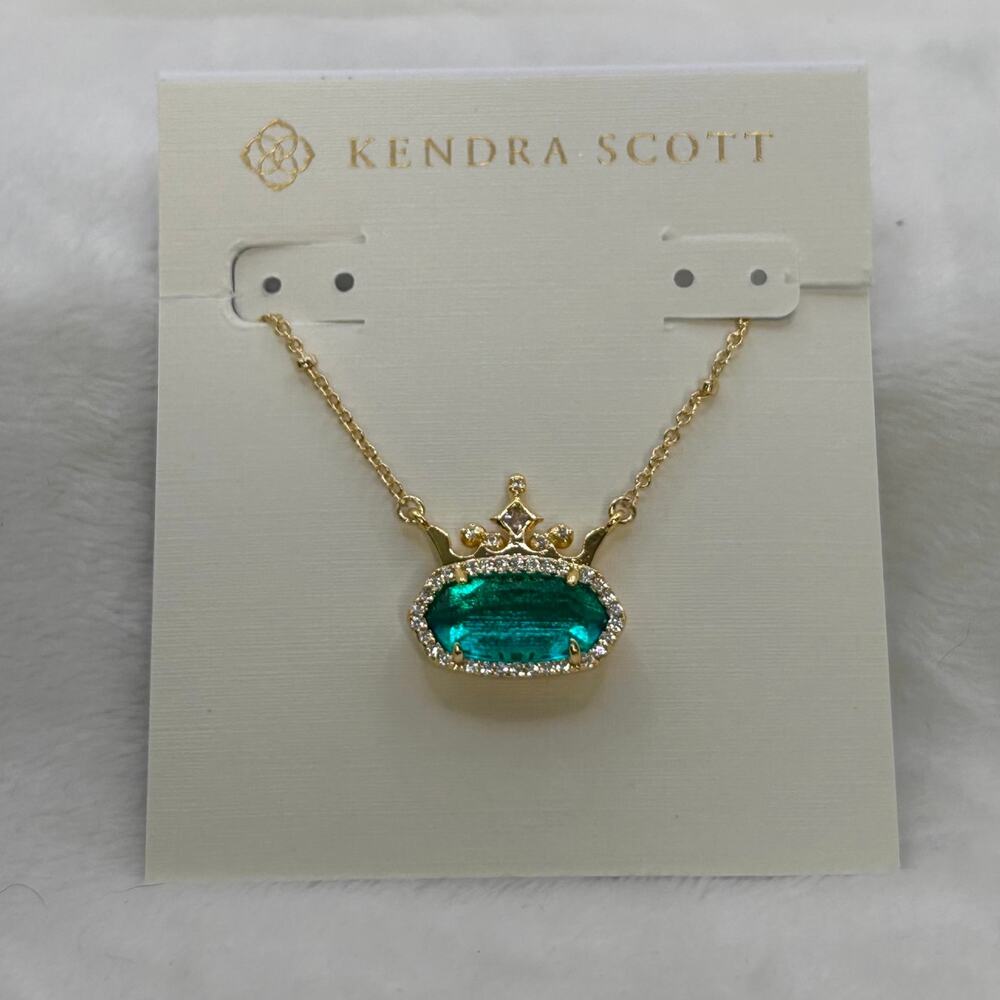 Kendra Scott Elisa Princess Gold Short Pendant Necklace - Picture 7 of 7